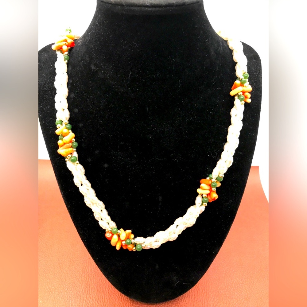 Vintage Mother of Pearl Twisted Necklace Oval Beaded Twist MOP Pink Shell Green